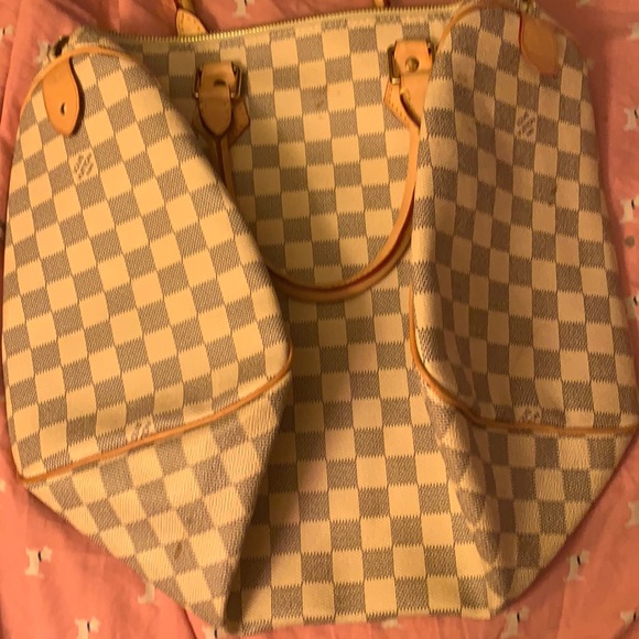 Fashion Nova Handbags - Bag one hour sale stylish big trendy speedy